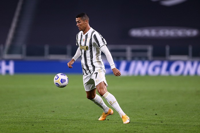 Cristiano Ronaldo Bermain untuk Juventus