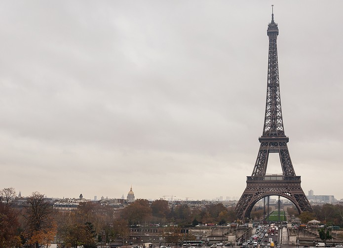 Menara Eiffel di Musim Gugur