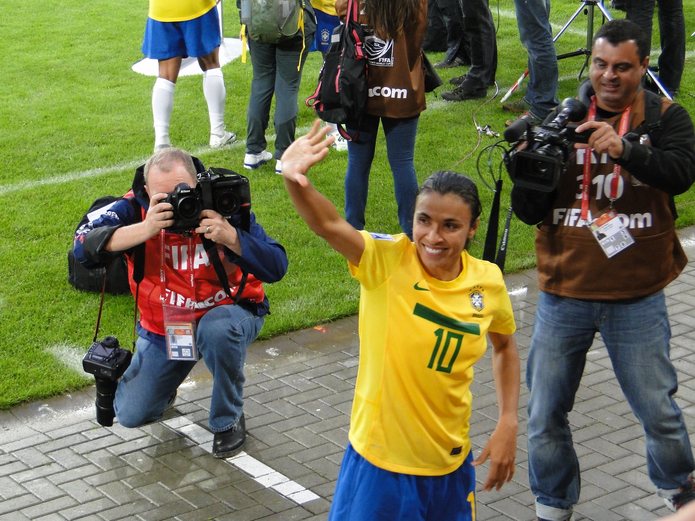 Marta Bermain untuk Brasil