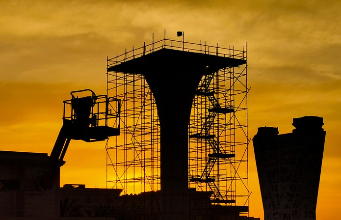 Situs Konstruksi Qatar saat Matahari Terbenam