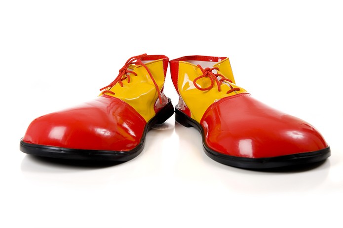 Sepatu Badut Merah dan Kuning