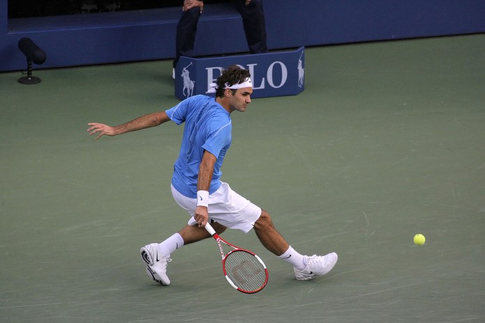Roger Federer Playing Backhand at the 2006 US Open